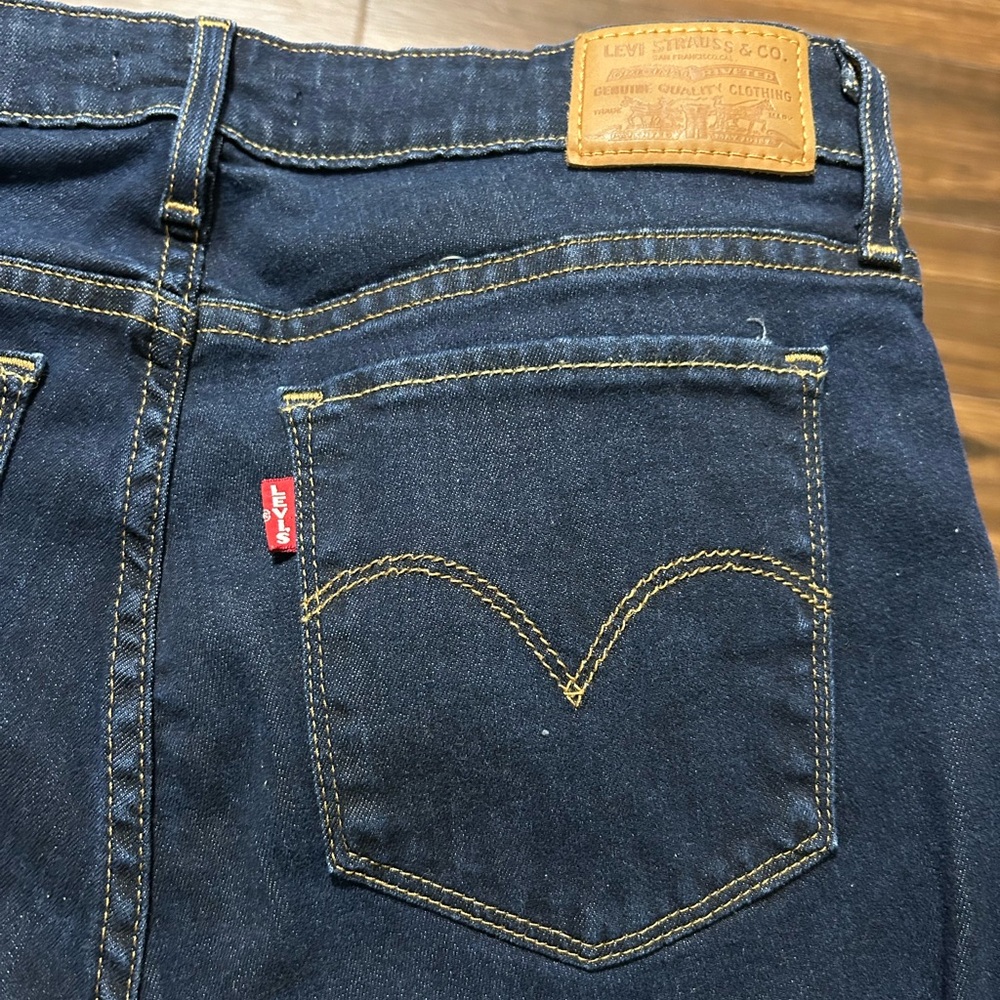 31x32 Levi’s Women’s 712 Slim Jeans Dark Wash - Picture 7 of 8